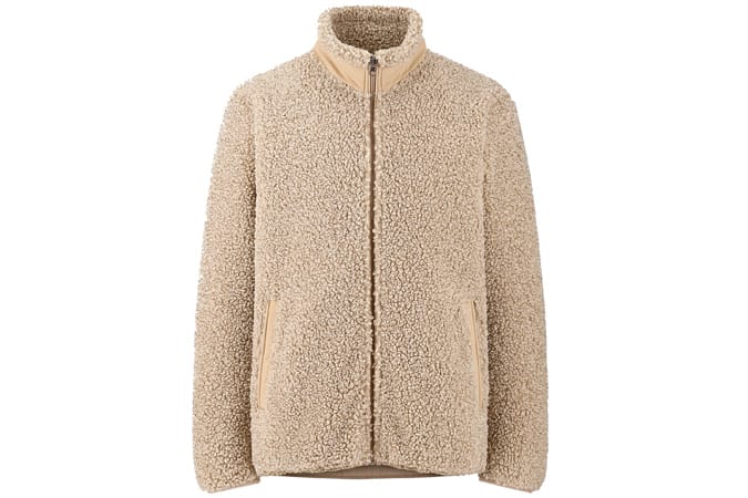 5 cách thời trang để mặc theo xu hướng lông cừu 8 Áo khoác lined fleece uniqlo