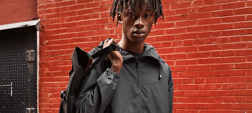 Penfield's Bear Pack kết hợp trang phục thể thao cổ điển với công nghệ hiện đại