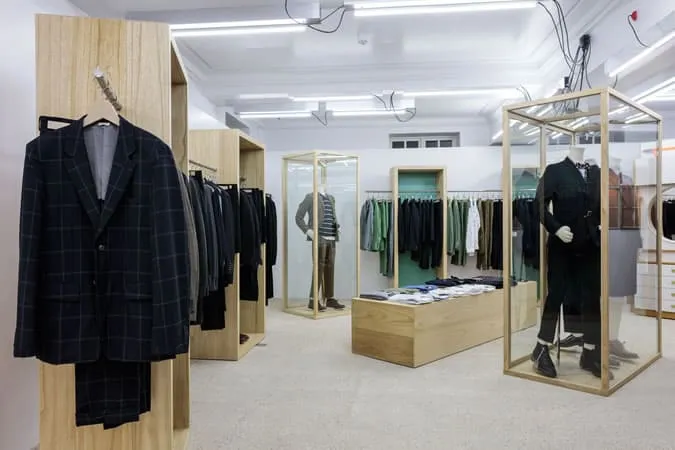 Cửa hàng new dover street market: 18-22 haymarket, london, sw1y 4dg