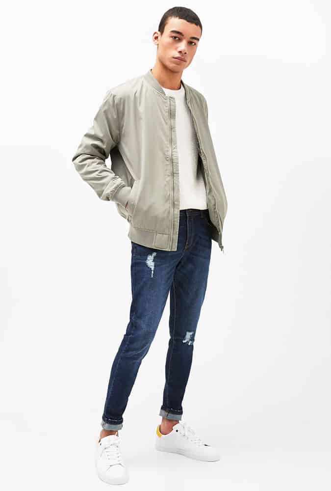 Trang phục quần jean rách đẹp nhất cho nam giới 1 Quần jean rách và trang phục áo khoác bomber