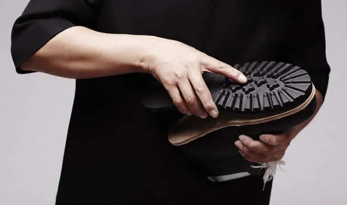 Giày và huấn luyện viên thủ công feit