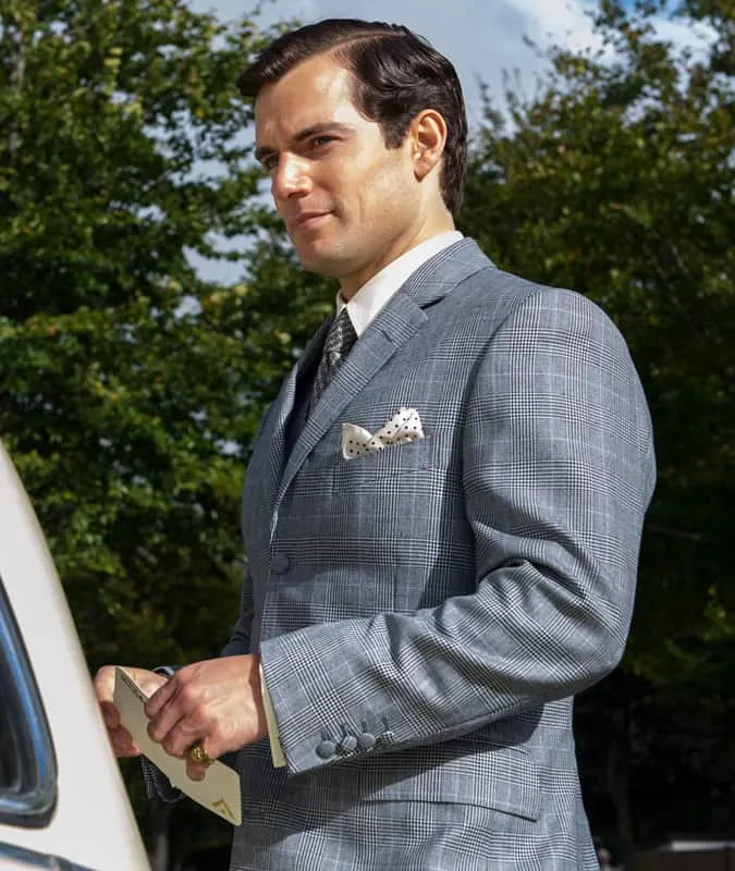 Henry cavill signet ring trong the man from uncle