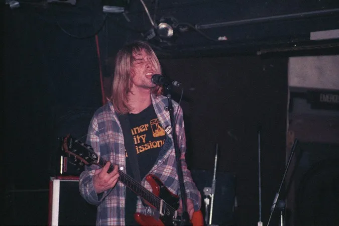 Kurt cobain biểu diễn