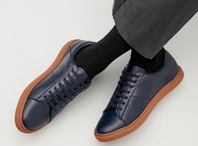 16 thương hiệu huấn luyện viên tối giản tốt nhất 7 Cos minimalist trainers