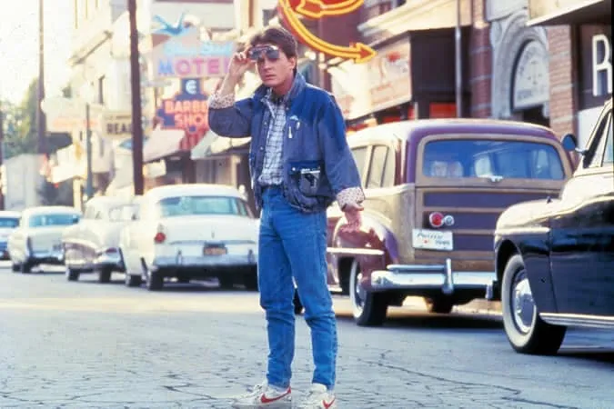 Marty mcfly quay lại tương lai