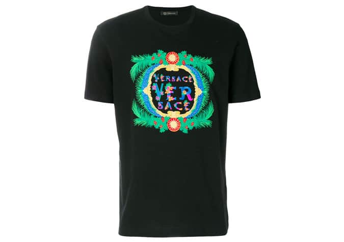 Những chiếc áo phông thiết kế đẹp nhất để nâng tầm phong cách của bạn 11 Áo thun thêu logo versace