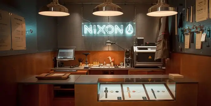 Nixon Mở Cửa hàng trên Phố Newburgh