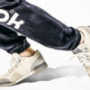 Thẻ reebok trong garbstore cho lần hợp tác đầu tiên về quần áo