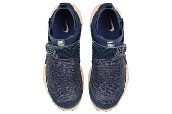 Nike x stone island sock dart