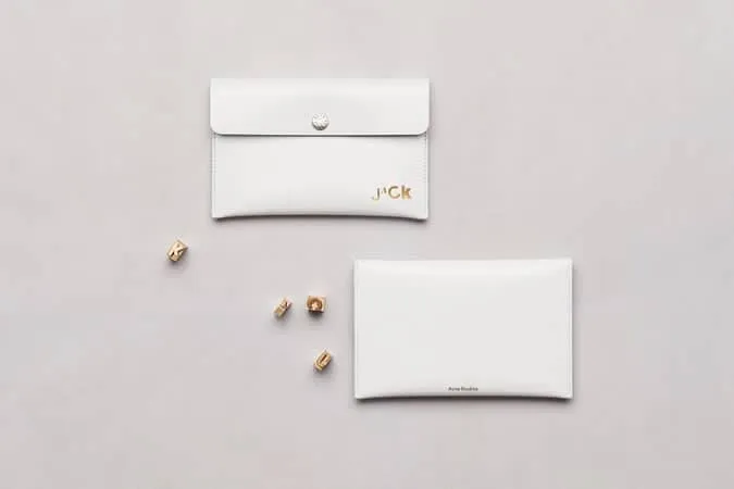 Acne studios ra mắt đồ da