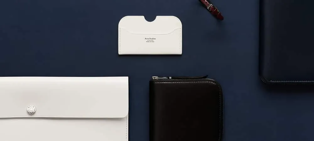 Acne Studios ra mắt đồ da nhỏ