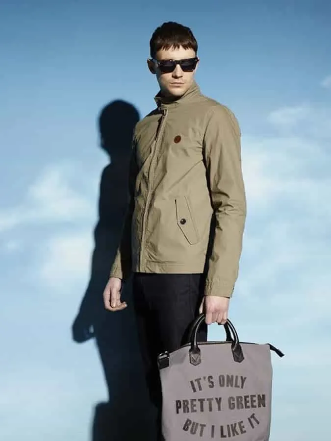 Màu xanh lá cây khá ss14