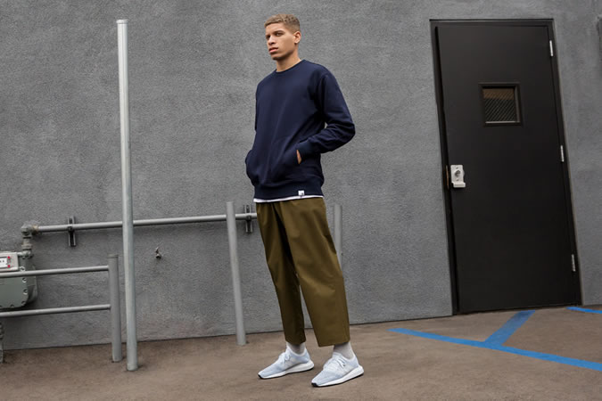 Adidas originals vừa mới loại bỏ một huấn luyện viên mới đánh đòn thương hiệu 10 Bản gốc của adidas