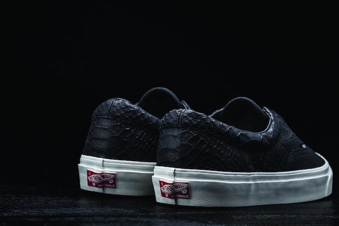 Black-leather-anaconda-trainer