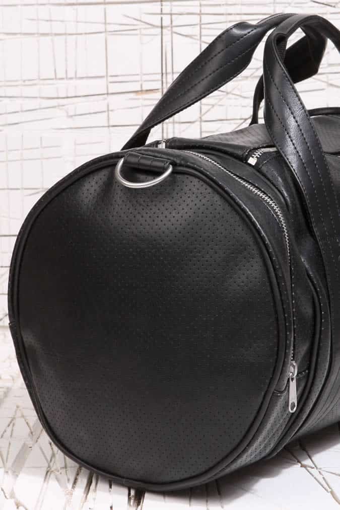 Túi thùng đục lỗ màu đen fred perry