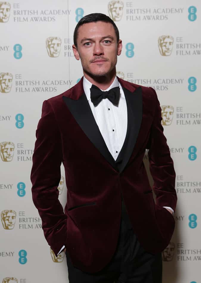 Hackett tại bafta's 2013 10 Luke evans - hackett tại bafta's 2013