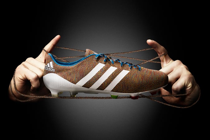 Adidas đã ra mắt giày bóng đá dệt kim đầu tiên trên thế giới