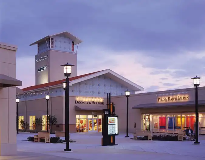 Shopping at Chicago Premium Outlets®