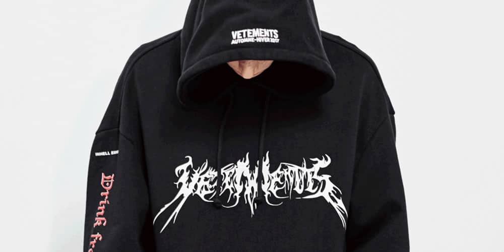 Áo hoodie đen của Vetements