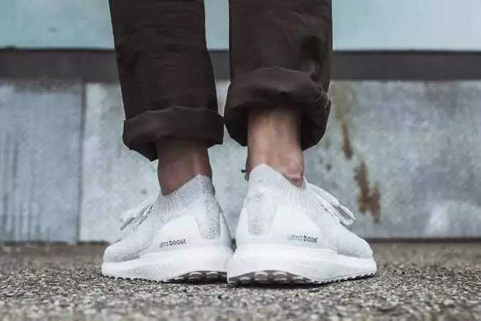 Giày adidas ultraboost uncaged triple white 2. 0 phía sau