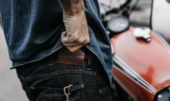 Cách chăm sóc quần jean của bạn: Hướng dẫn chuyên nghiệp