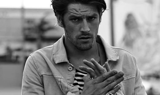 6 cách dễ dàng để mặc denim mùa này