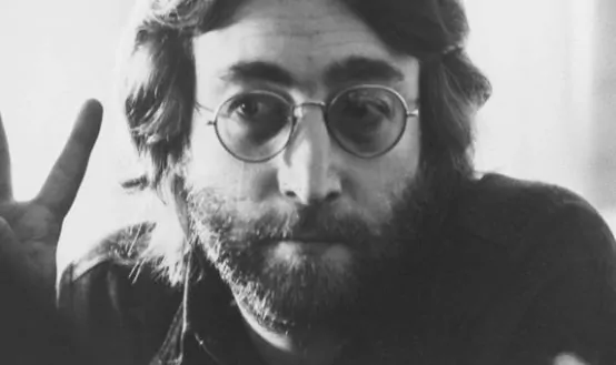 River Island x War Child: Áo phông lấy cảm hứng từ John Lennon