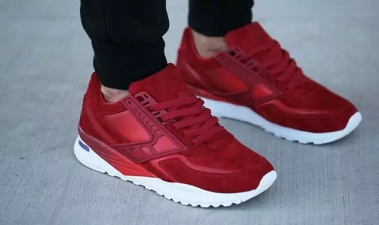 BAIT mới và Brooks Collab sẽ khiến bạn thấy màu đỏ