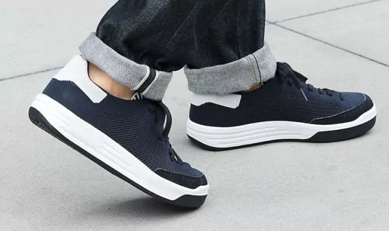 Adidas cập nhật The Rod Laver With Primeknit