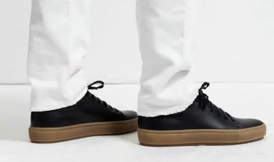 Acne Studios phát hành Bộ sưu tập huấn luyện viên SS16 mới của mình