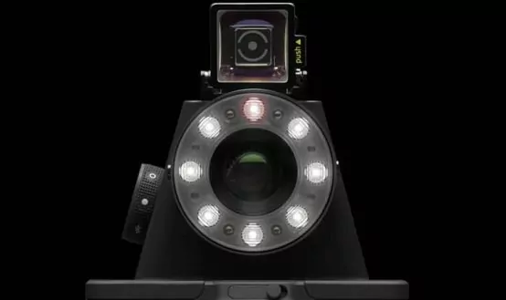 Máy ảnh Polaroid đã trở lại