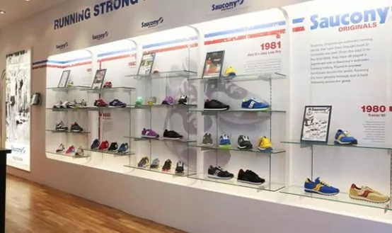Cửa hàng bật lên Saucony London