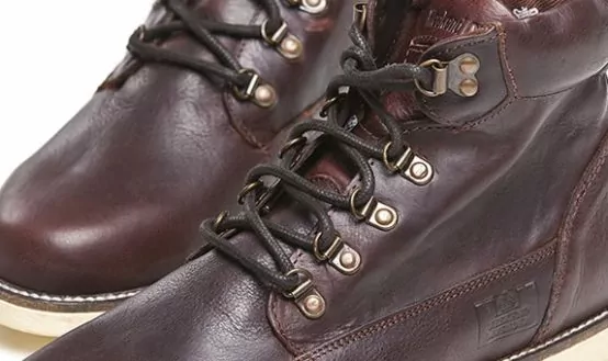 Boots Offender Cuối tuần