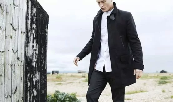 River Island Logo